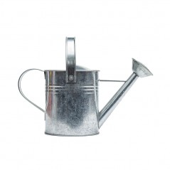 duża metalowa konewka