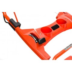 czerwona kosiarka spalinowa 7